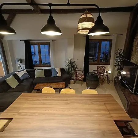 Lägenhet Grange Renovee Dans Cour Privee